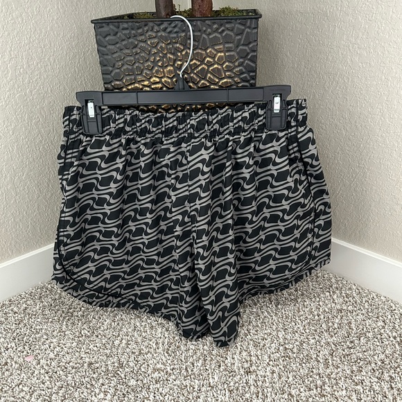 New Nike Dri-Fit Running Shorts Size Large - Picture 3 of 6